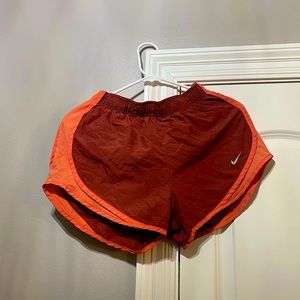 nike maroon shorts small